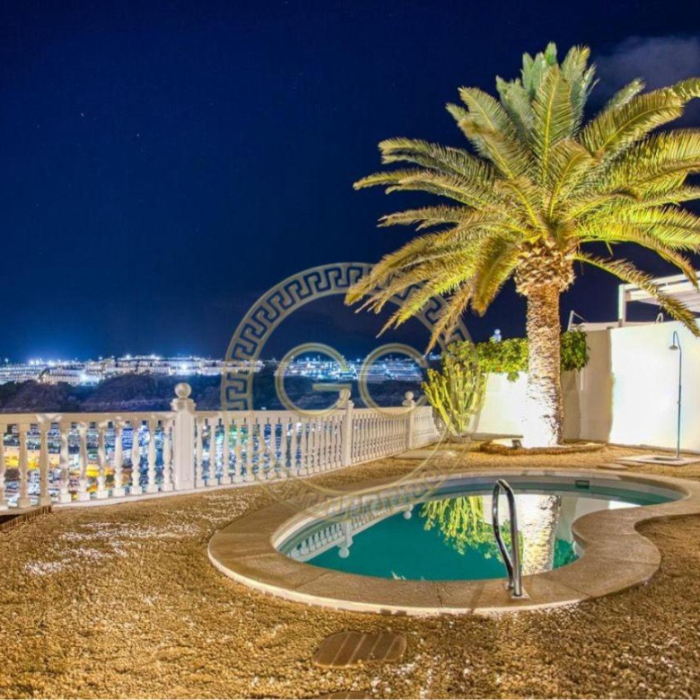 Exclusive dream villa with idyllic private garden, proper pool and sea view