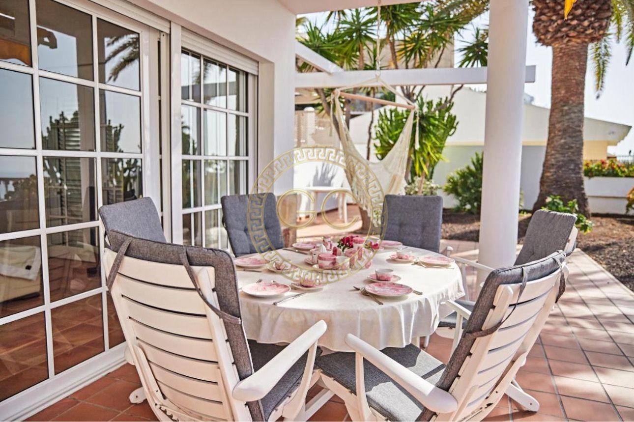 Exclusive dream villa with idyllic private garden, proper pool and sea view