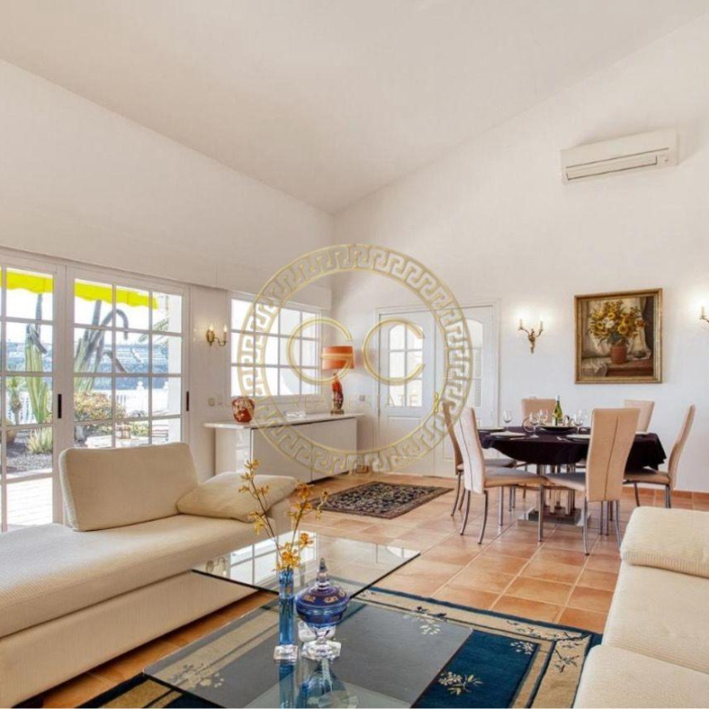 Exclusive dream villa with idyllic private garden, proper pool and sea view