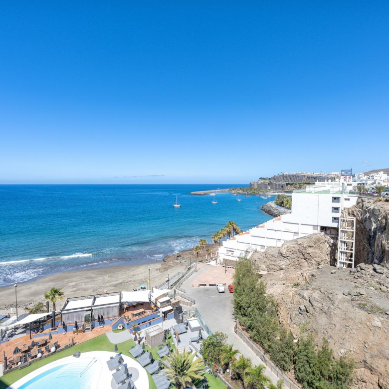 Dream views from your 2-bedroom apartment in Patalavaca