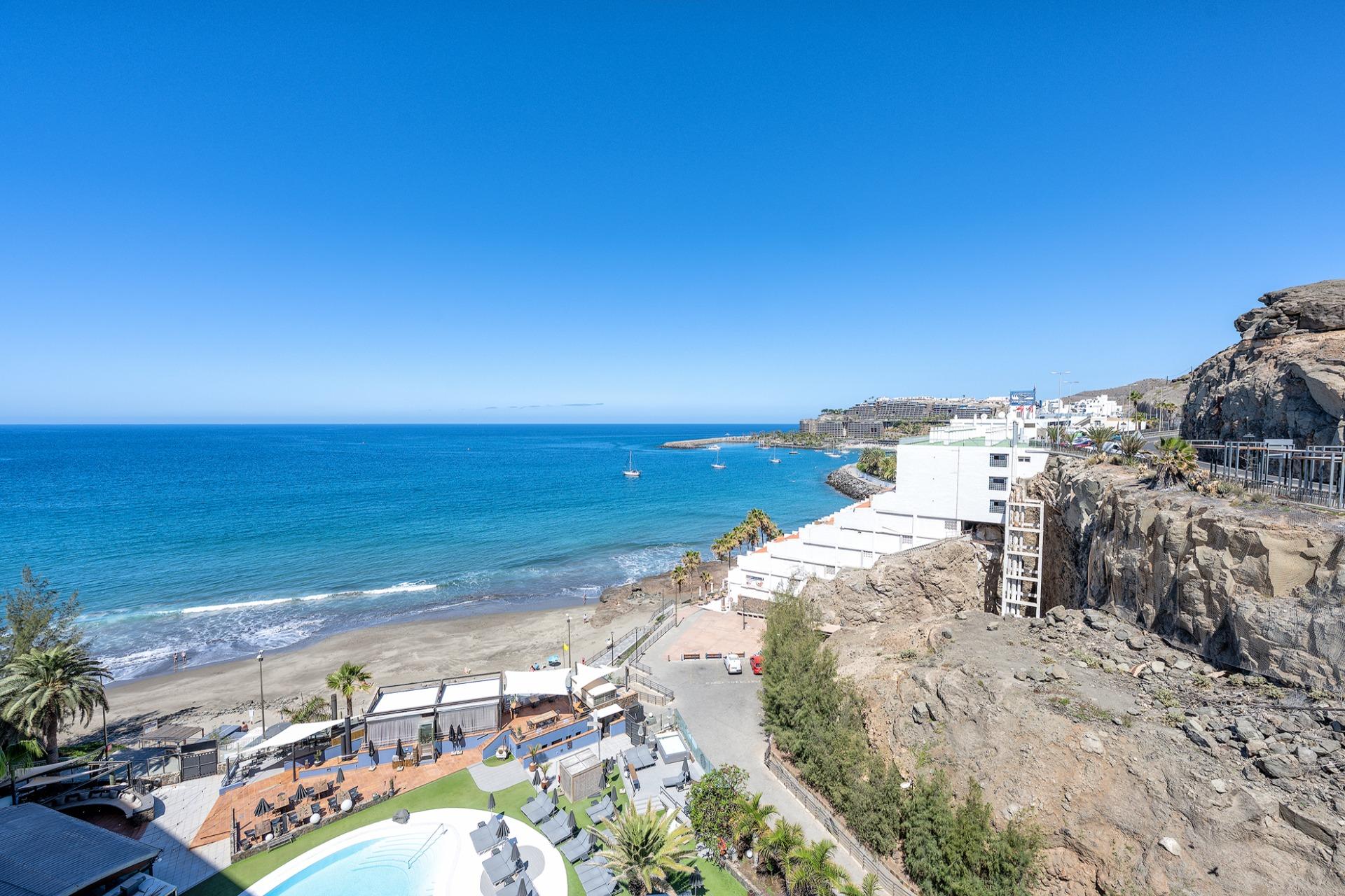 Dream views from your 2-bedroom apartment in Patalavaca