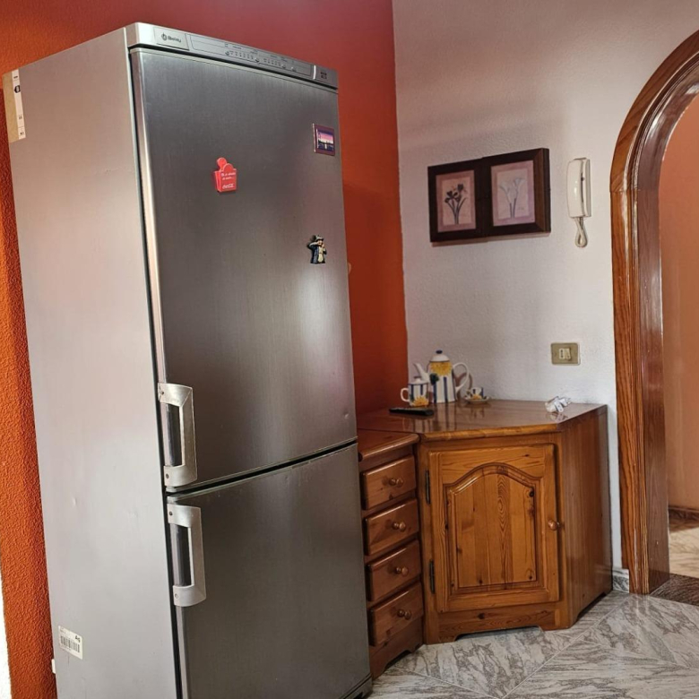 excelente casa terrera en venta con 5 apartamentos independientes en Sardina del Sur