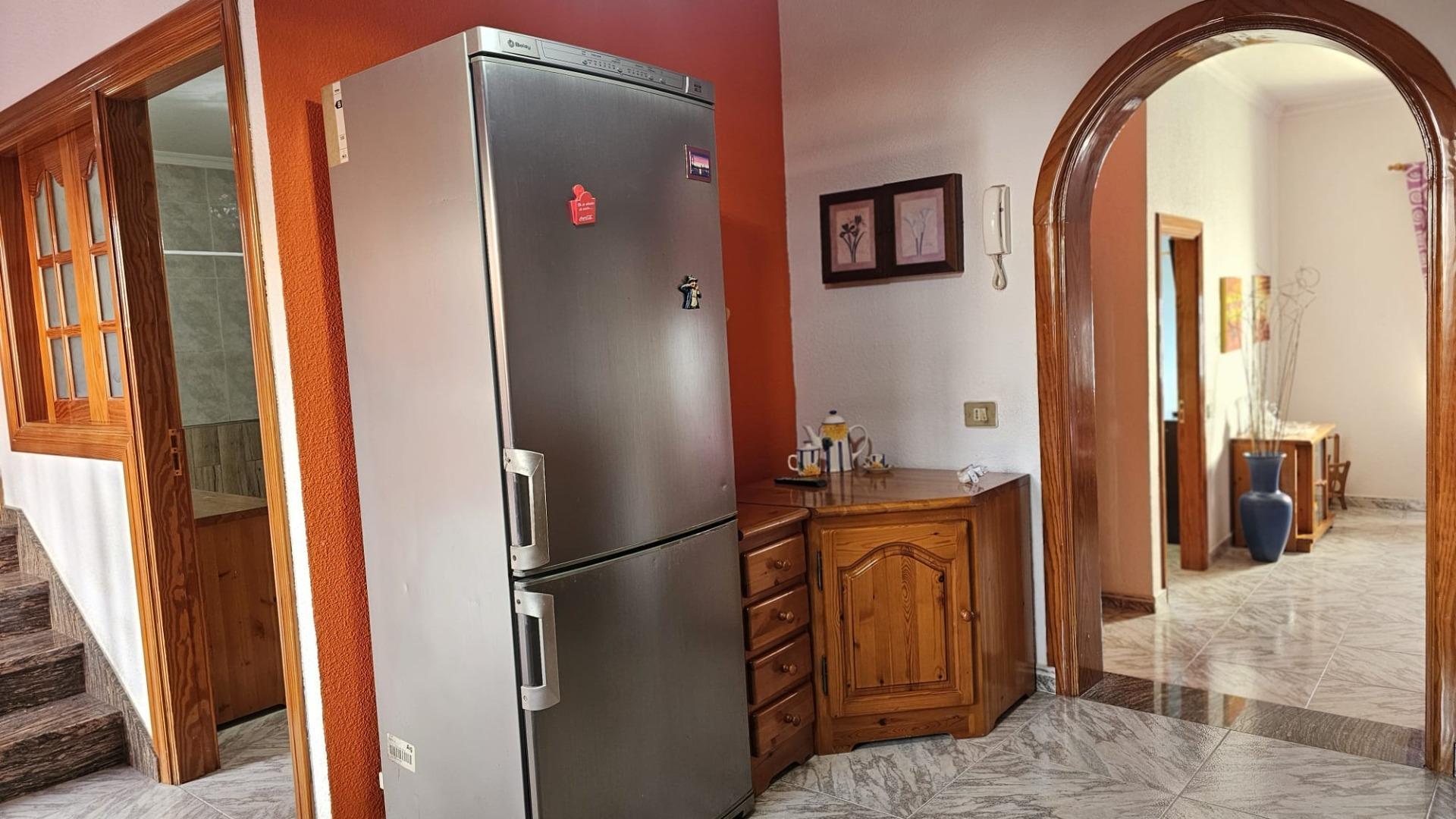 excelente casa terrera en venta con 5 apartamentos independientes en Sardina del Sur