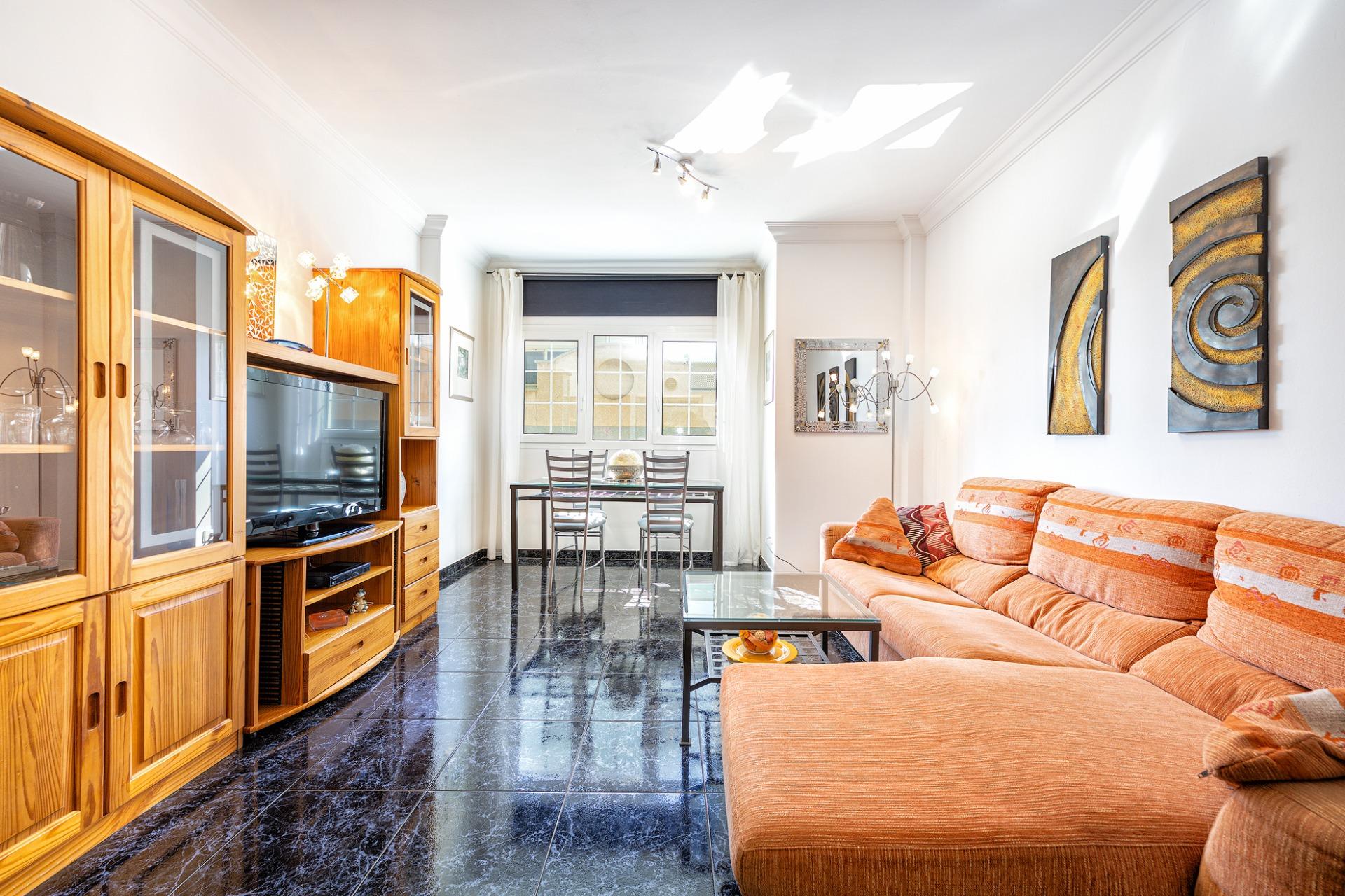 Ready to Move In! Bright 3-Bedroom Apartment with Garage and 2 Bathrooms