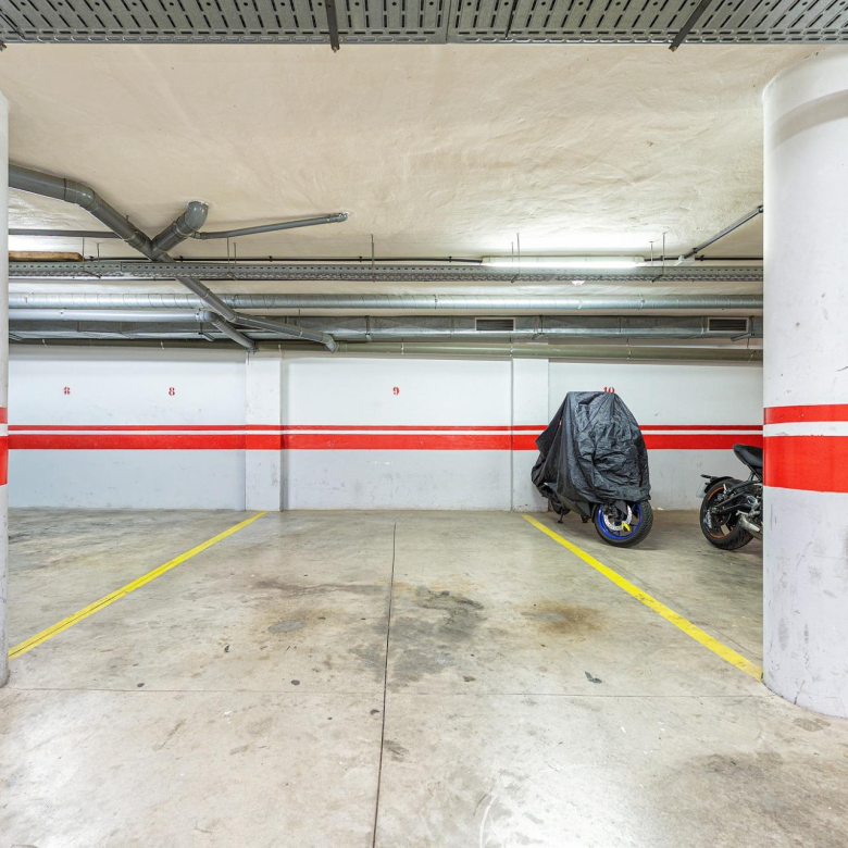 Ready to Move In! Bright 3-Bedroom Apartment with Garage and 2 Bathrooms