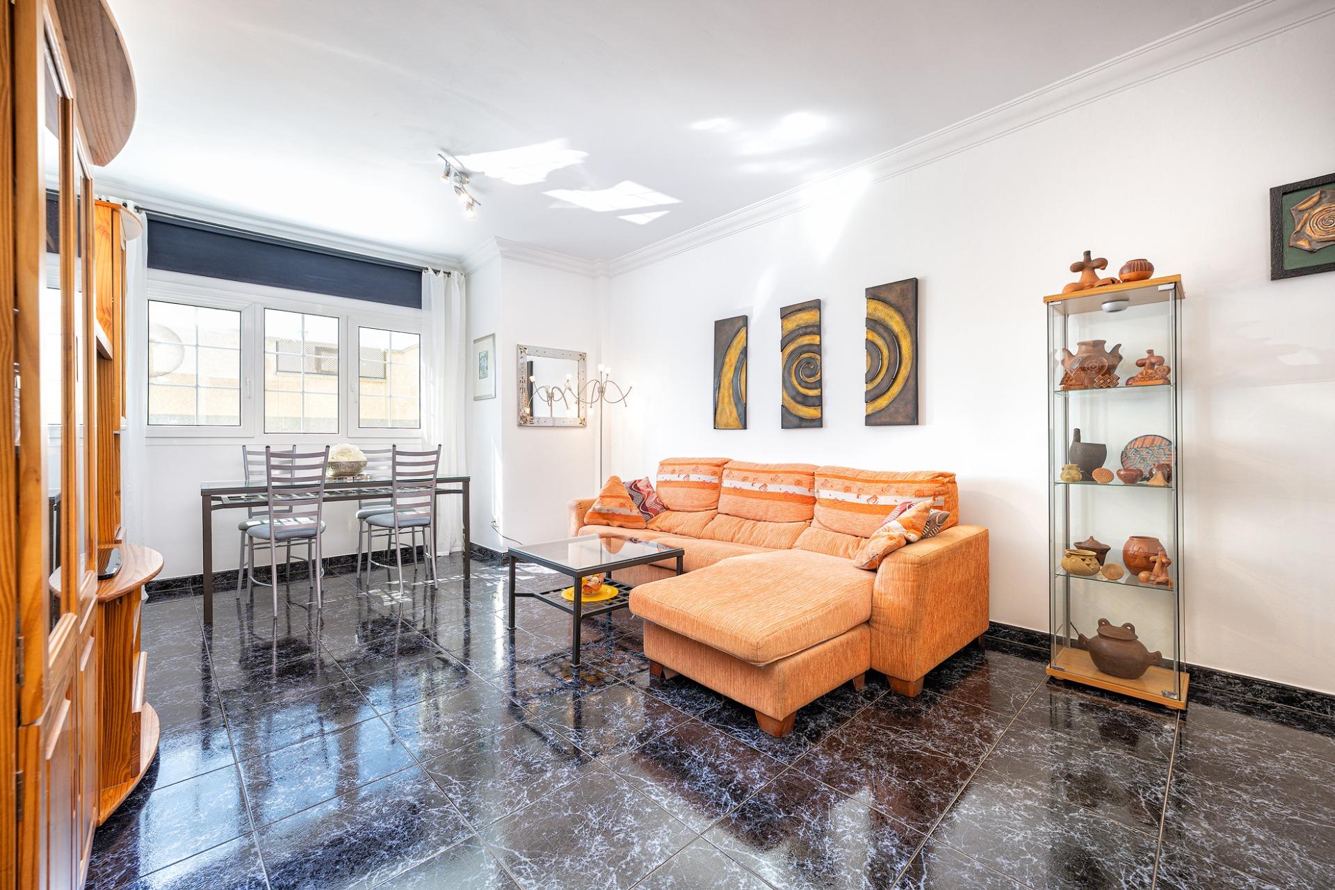 Ready to Move In! Bright 3-Bedroom Apartment with Garage and 2 Bathrooms