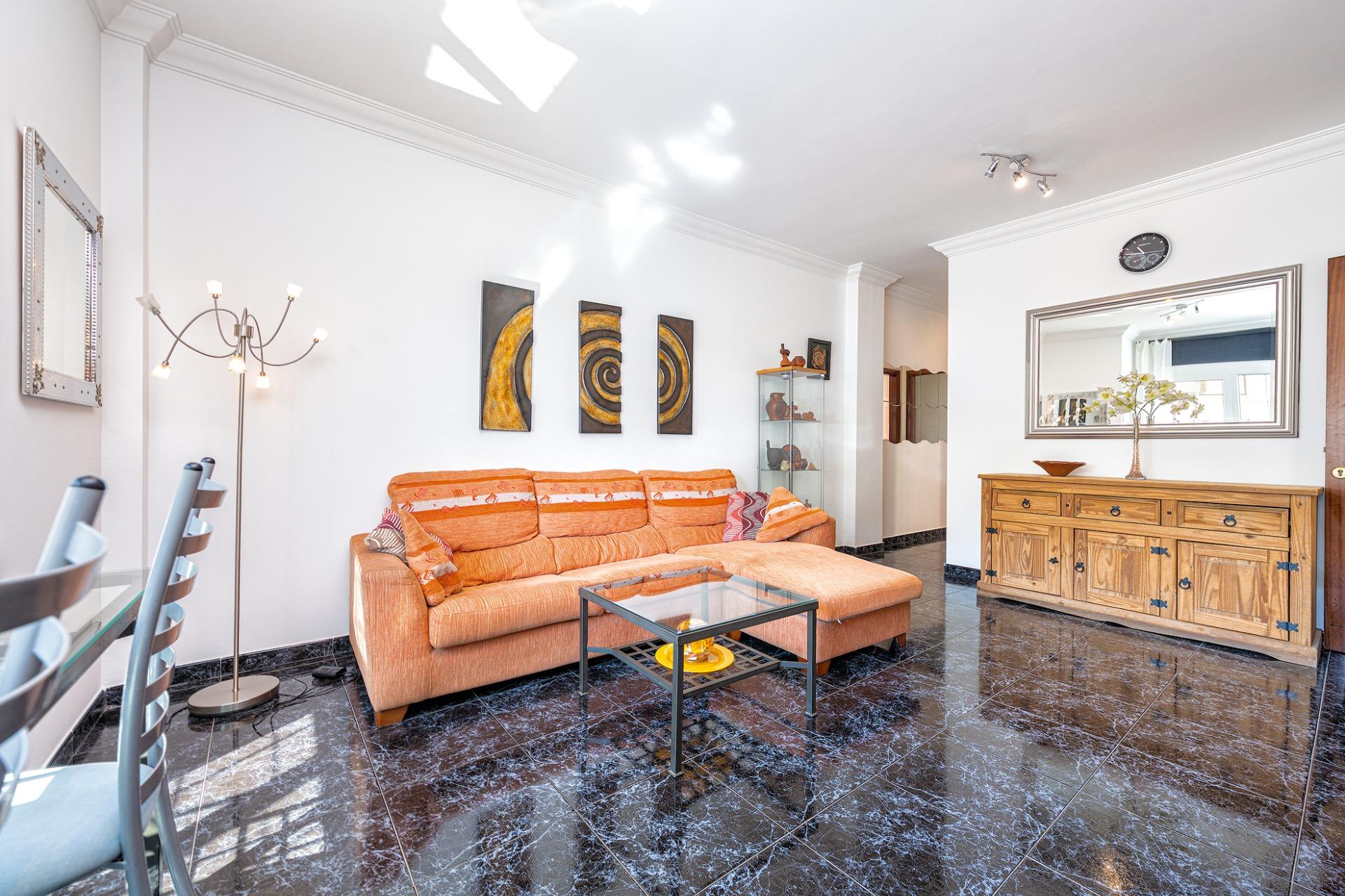 Ready to Move In! Bright 3-Bedroom Apartment with Garage and 2 Bathrooms