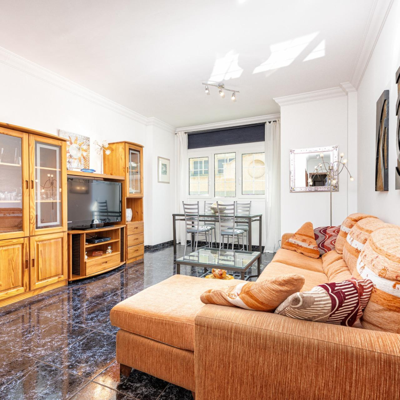 Ready to Move In! Bright 3-Bedroom Apartment with Garage and 2 Bathrooms
