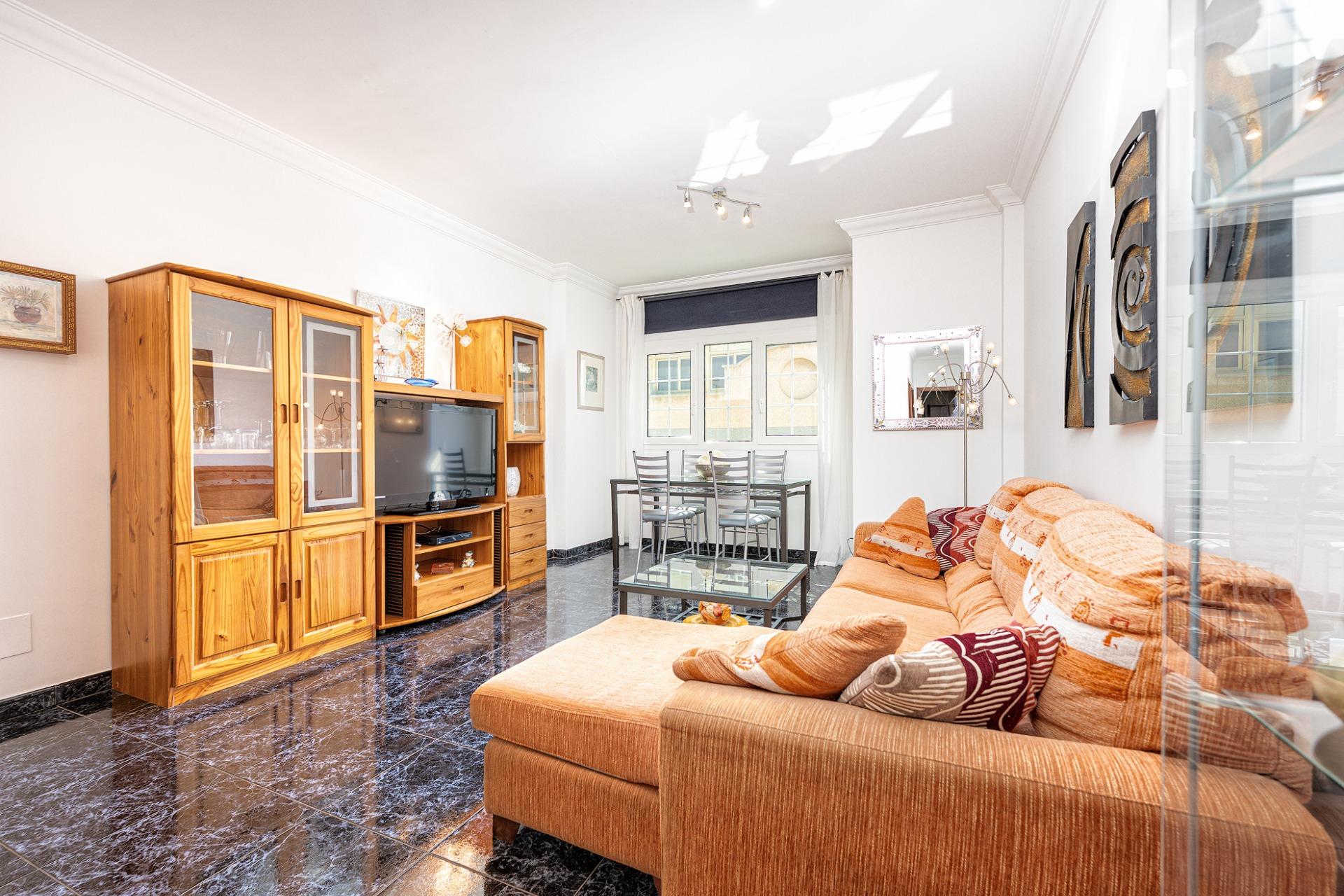Ready to Move In! Bright 3-Bedroom Apartment with Garage and 2 Bathrooms