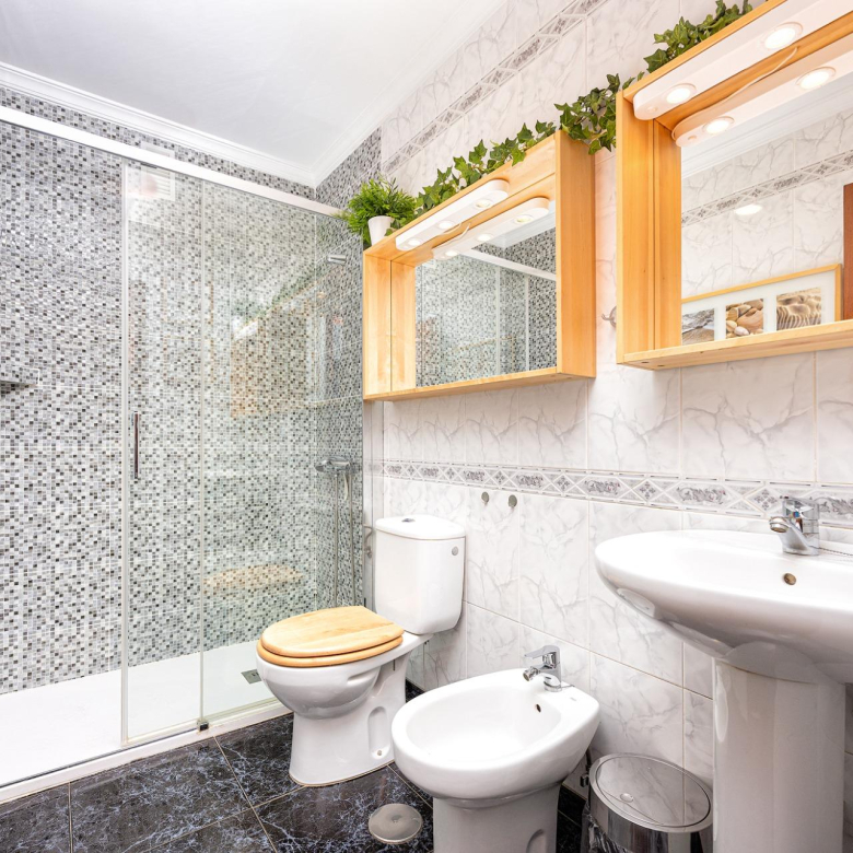 Ready to Move In! Bright 3-Bedroom Apartment with Garage and 2 Bathrooms