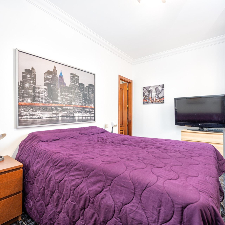 Ready to Move In! Bright 3-Bedroom Apartment with Garage and 2 Bathrooms