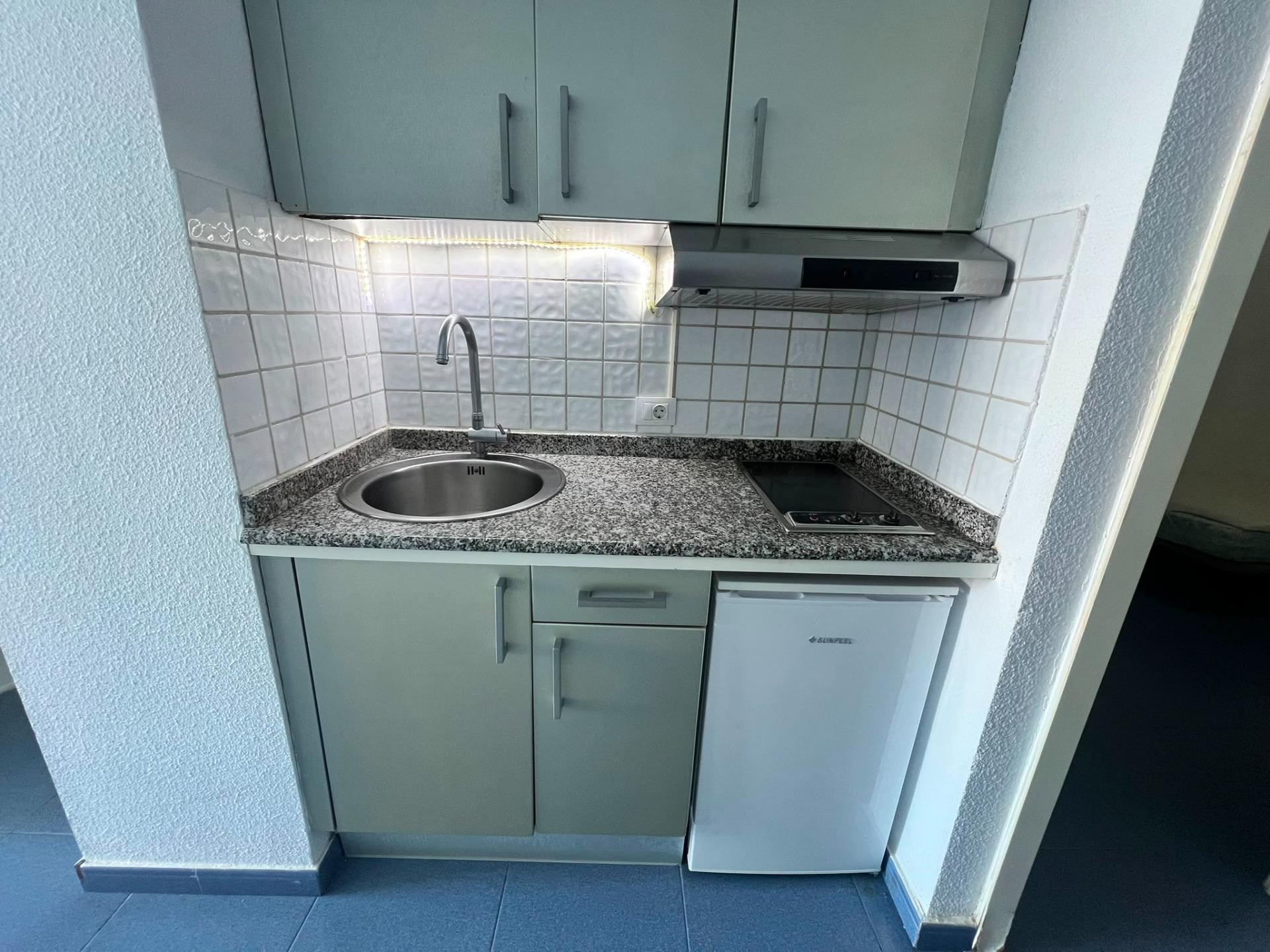 APARTAMENTO CON VISTAS AL MAR Y PISCINA CLIMATIZADA!!! Suministros incluidos en el precio!!!!