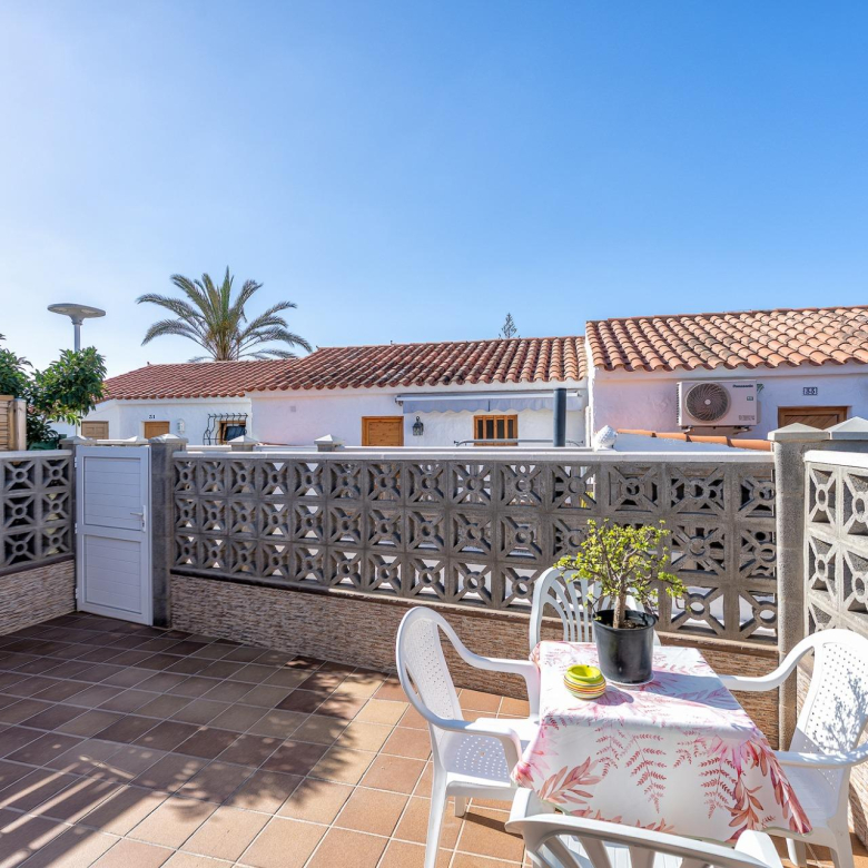 Bungalow de 1 Dormitorio con Doble Terraza en zona premium de Playa del Inglés