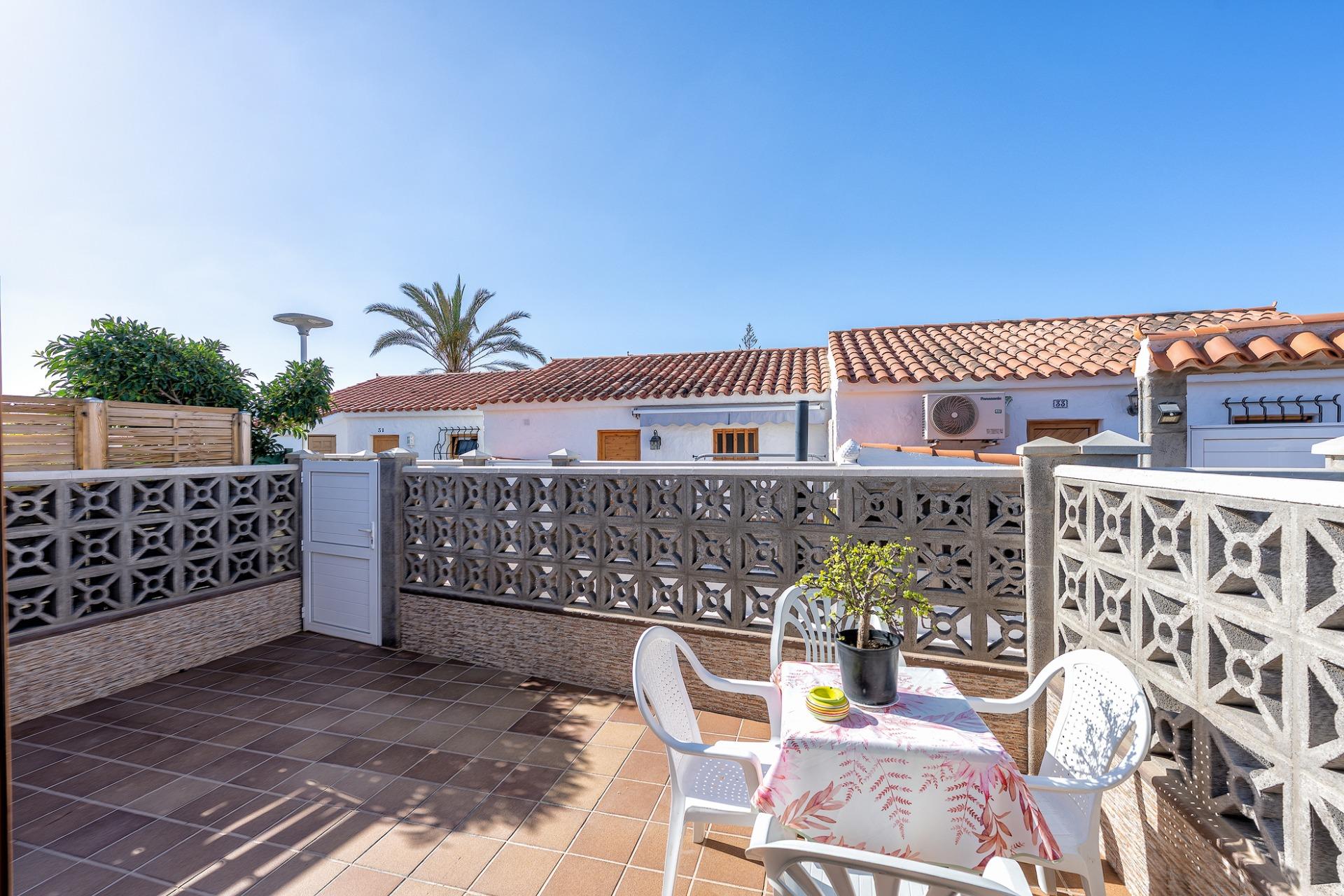 Bungalow de 1 Dormitorio con Doble Terraza en zona premium de Playa del Inglés