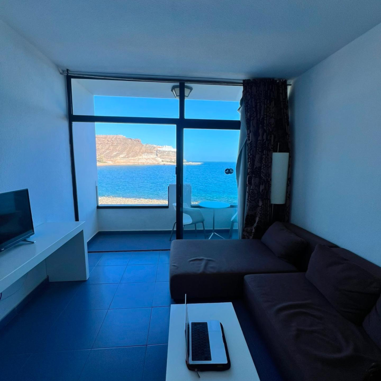 APARTAMENTO CON VISTAS AL MAR Y PISCINA CLIMATIZADA!!! Suministros incluidos en el precio!!!!