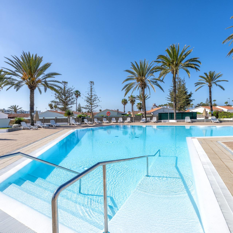 Bungalow de 1 Dormitorio con Doble Terraza en zona premium de Playa del Inglés