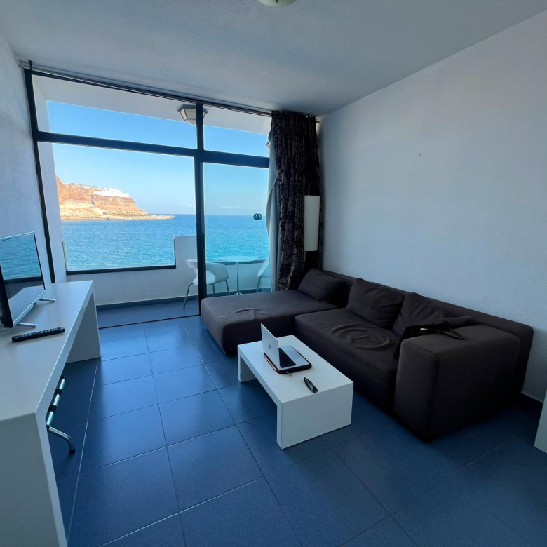 APARTAMENTO CON VISTAS AL MAR Y PISCINA CLIMATIZADA!!! Suministros incluidos en el precio!!!!