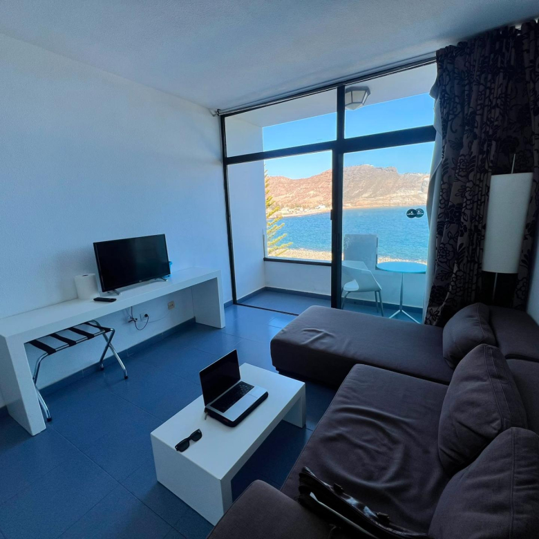 APARTAMENTO CON VISTAS AL MAR Y PISCINA CLIMATIZADA!!! Suministros incluidos en el precio!!!!