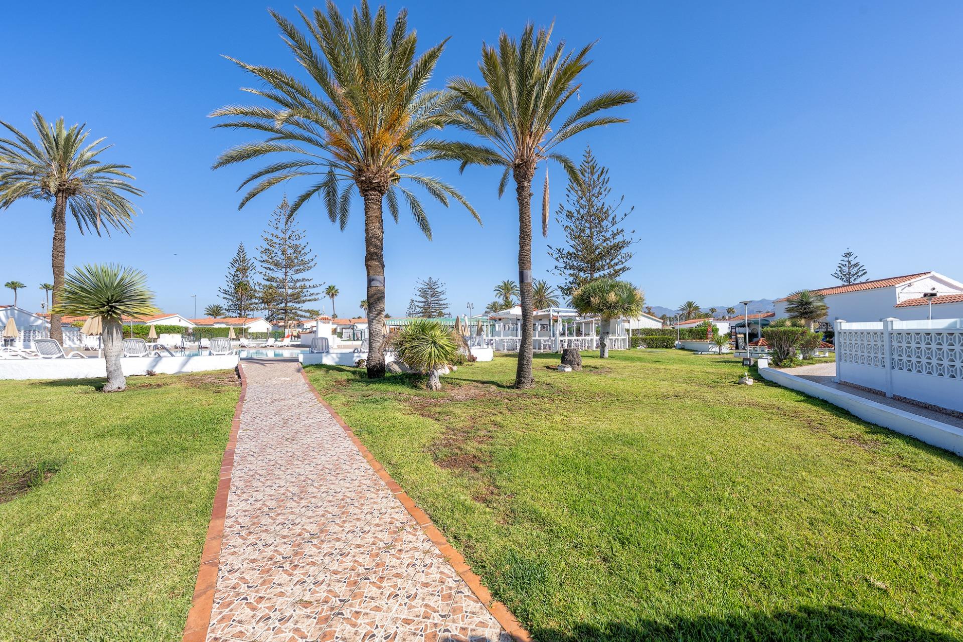 Bungalow de 1 Dormitorio con Doble Terraza en zona premium de Playa del Inglés