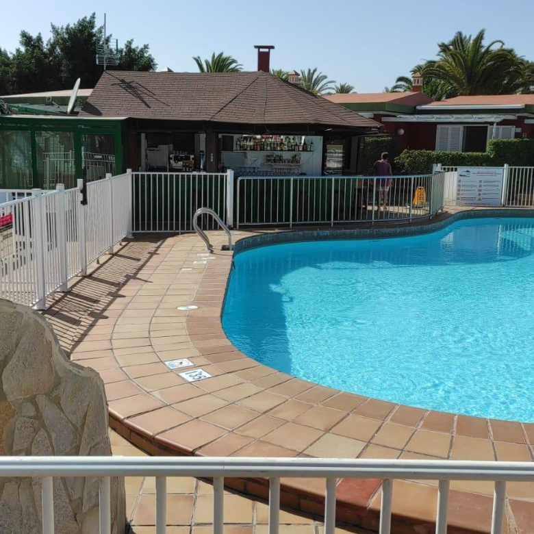 Local con Terraza de 73 m² y Bar junto a Piscina en Verdemar, Maspalomas
