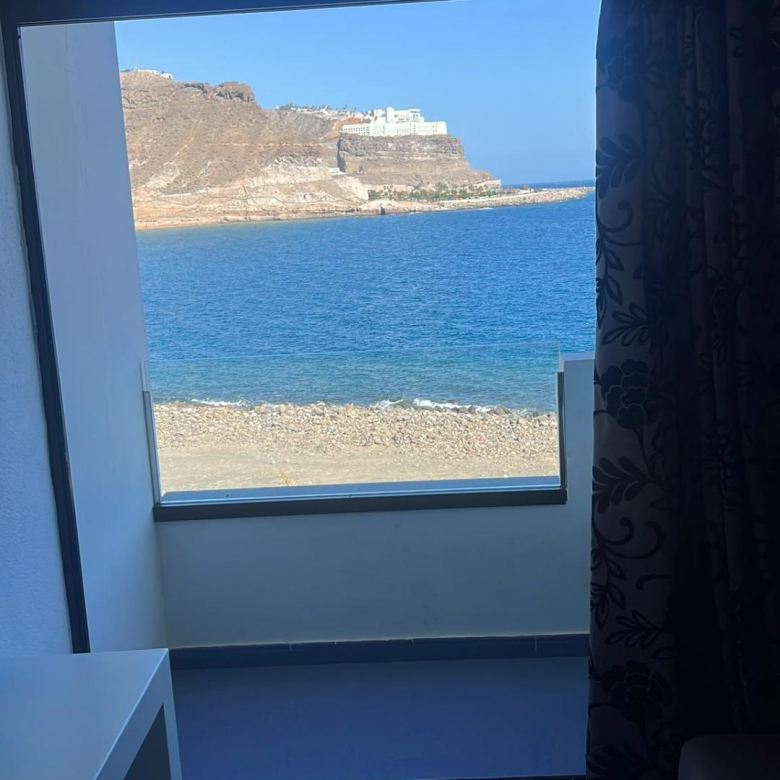APARTAMENTO CON VISTAS AL MAR Y PISCINA CLIMATIZADA!!! Suministros incluidos en el precio!!!!
