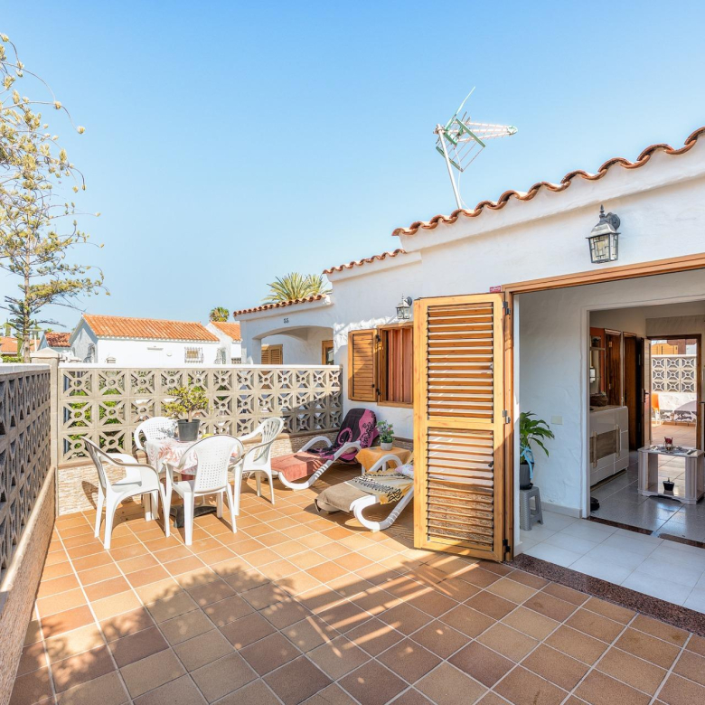 Bungalow de 1 Dormitorio con Doble Terraza en zona premium de Playa del Inglés