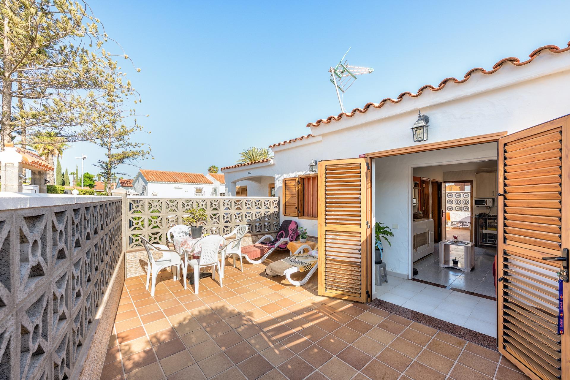 Bungalow de 1 Dormitorio con Doble Terraza en zona premium de Playa del Inglés