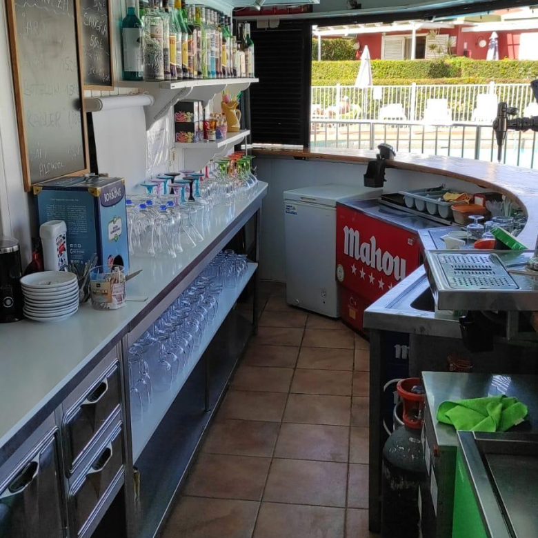 Local con Terraza de 73 m² y Bar junto a Piscina en Verdemar, Maspalomas