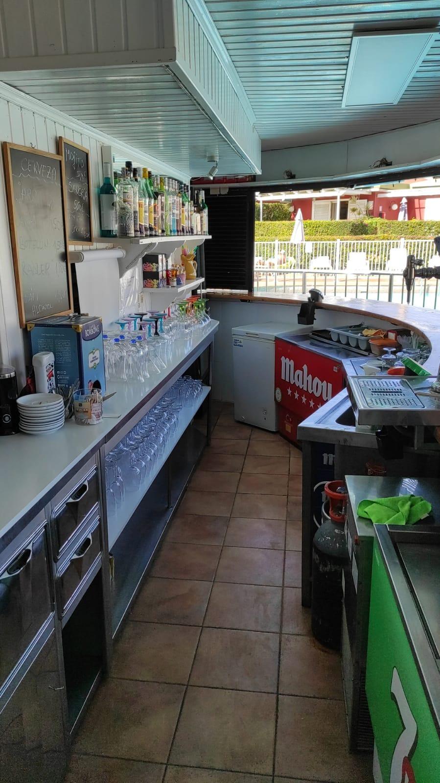 Local con Terraza de 73 m² y Bar junto a Piscina en Verdemar, Maspalomas