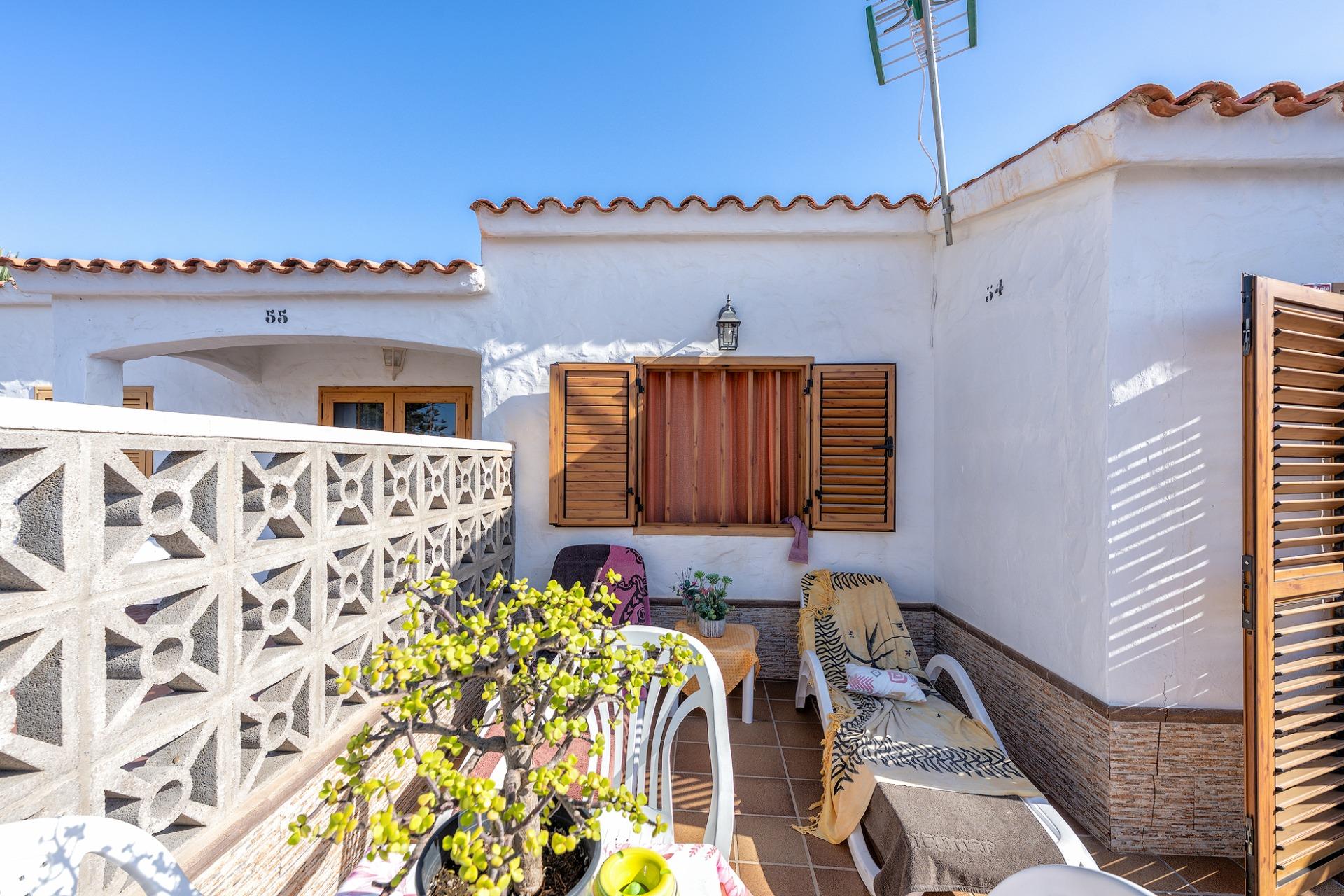 Bungalow de 1 Dormitorio con Doble Terraza en zona premium de Playa del Inglés