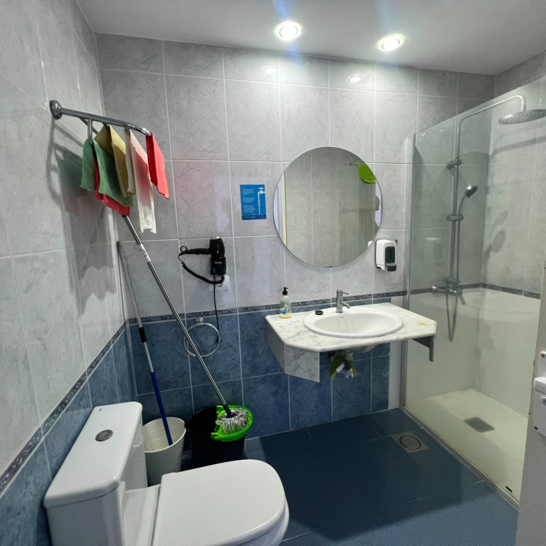 APARTAMENTO CON VISTAS AL MAR Y PISCINA CLIMATIZADA!!! Suministros incluidos en el precio!!!!