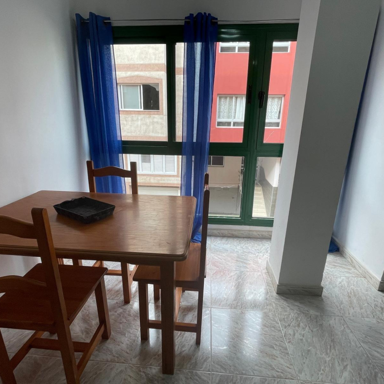 Se alquila acogedor piso de 1 dormitorio en Arinaga, a pocos minutos de la playa