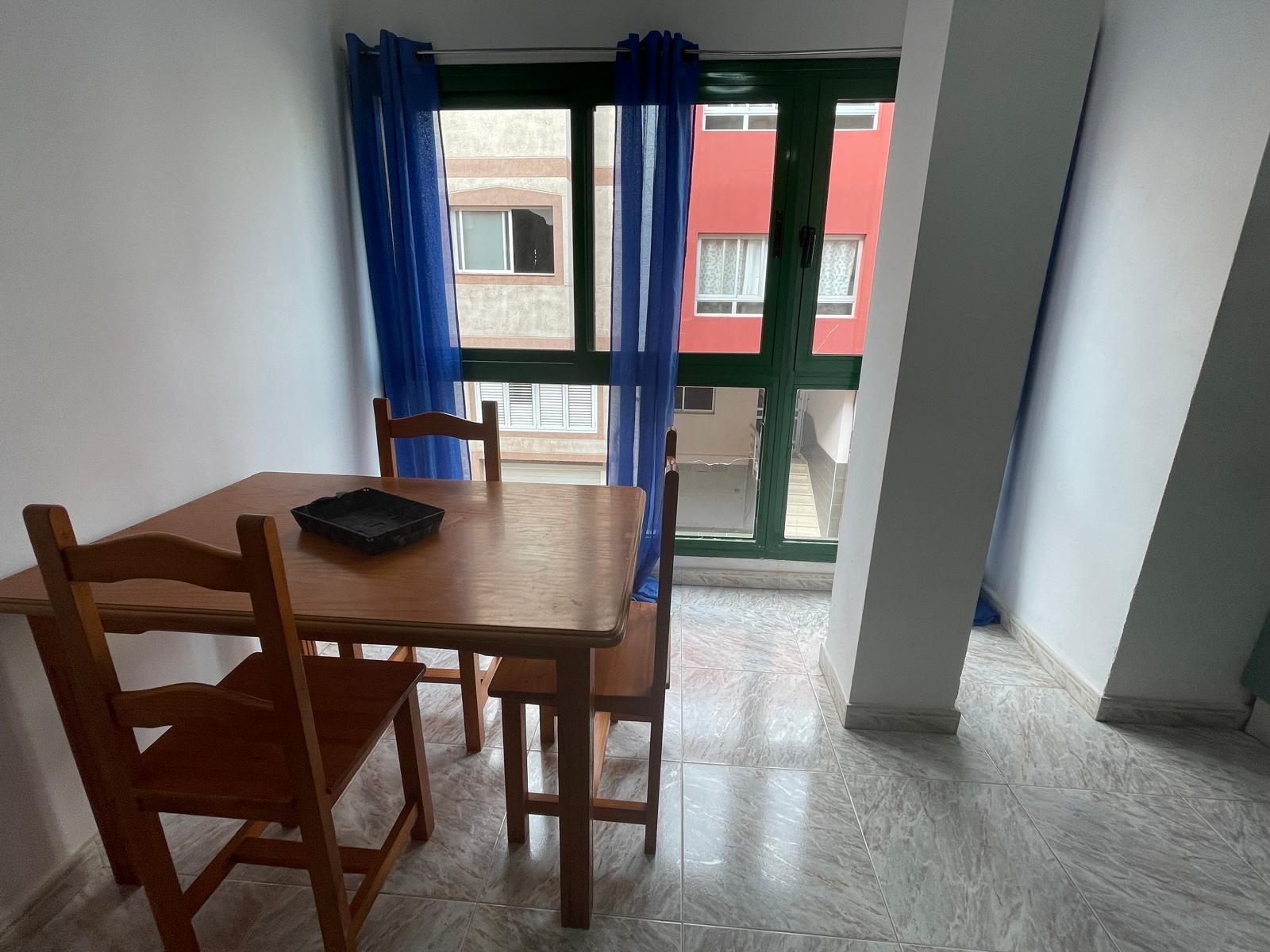 Se alquila acogedor piso de 1 dormitorio en Arinaga, a pocos minutos de la playa