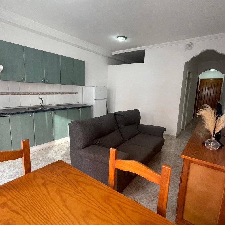 Se alquila acogedor piso de 1 dormitorio en Arinaga, a pocos minutos de la playa
