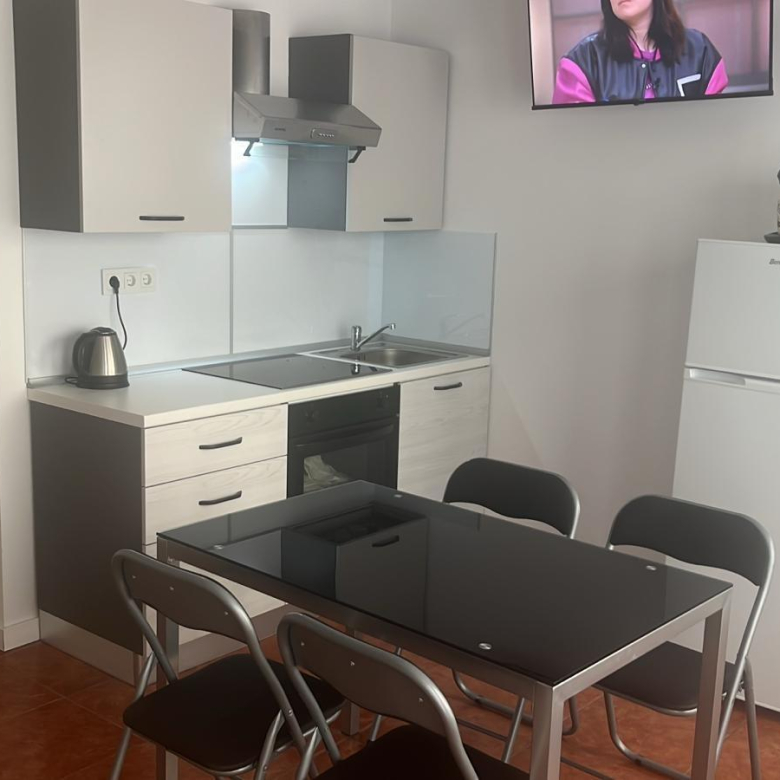 Fully renovated commercial premises with private area for sale