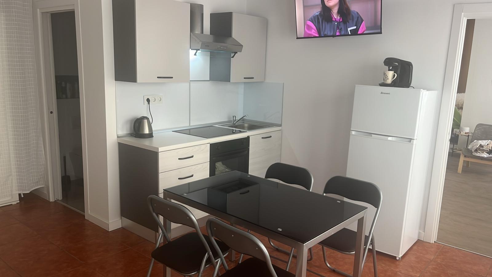 Fully renovated commercial premises with private area for sale