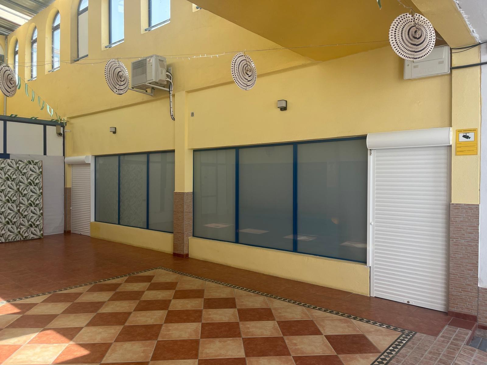 Fully renovated commercial premises with private area for sale