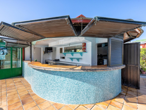 Local con Terraza de 73 m² y Bar junto a Piscina en Verdemar, Maspalomas