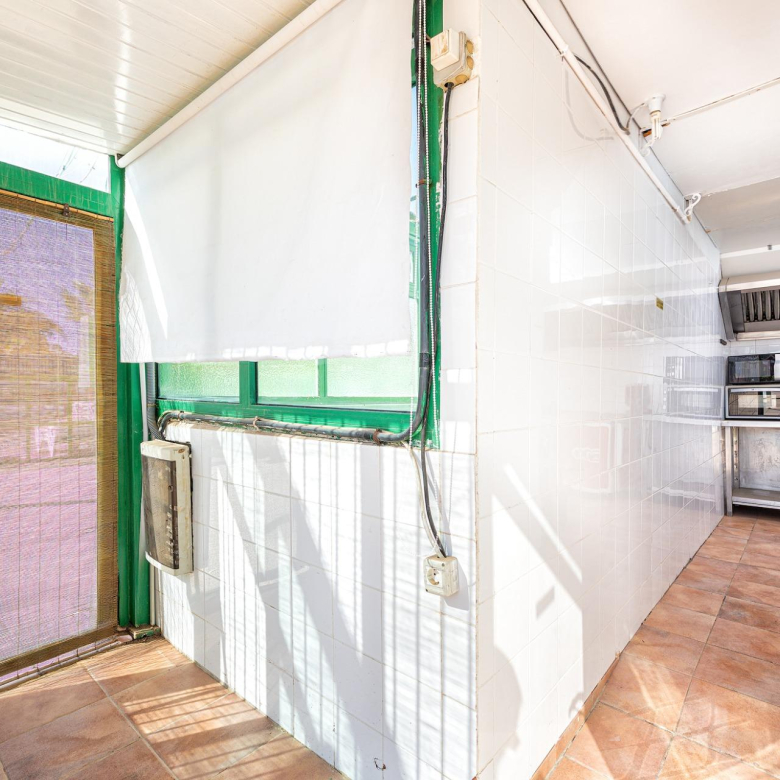 Local con Terraza de 73 m² y Bar junto a Piscina en Verdemar, Maspalomas
