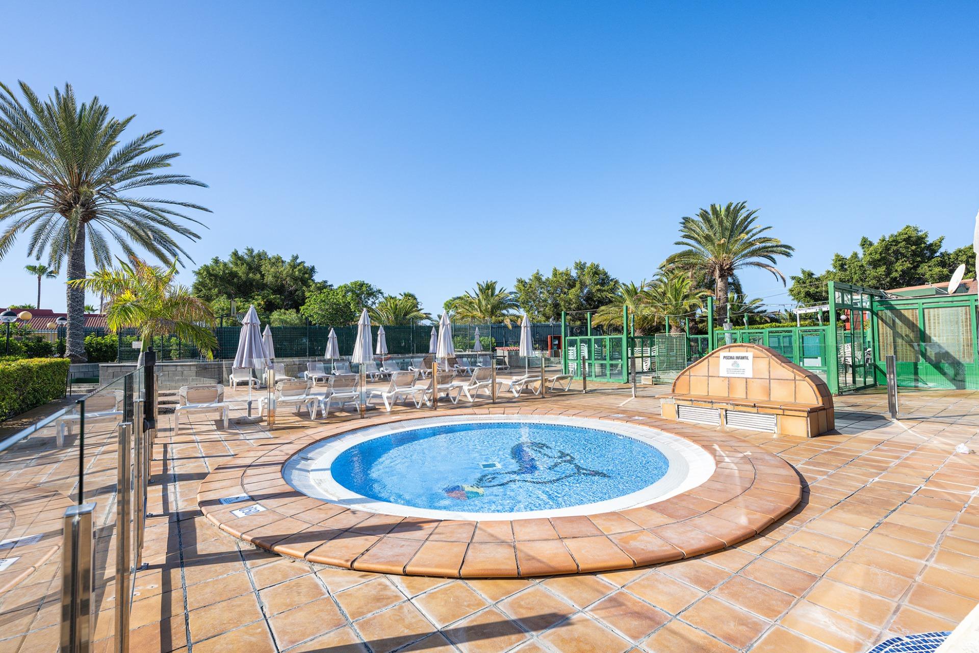 Local con Terraza de 73 m² y Bar junto a Piscina en Verdemar, Maspalomas