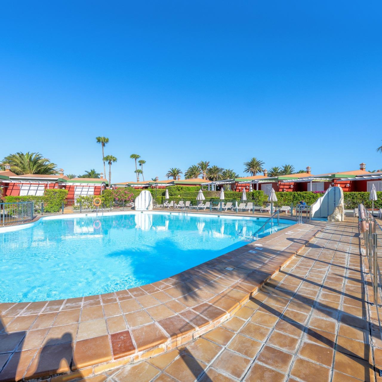 Local con Terraza de 73 m² y Bar junto a Piscina en Verdemar, Maspalomas