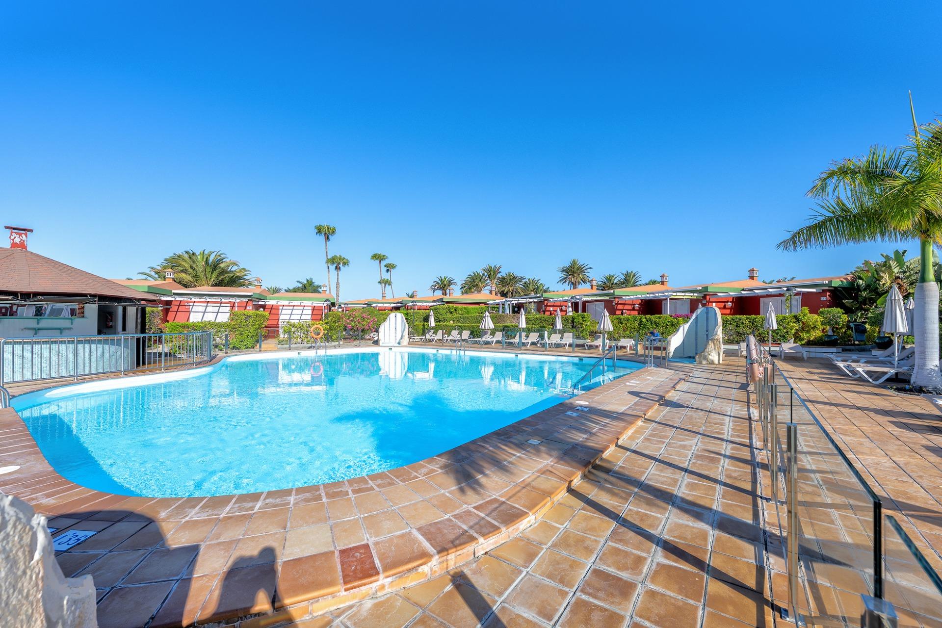 Local con Terraza de 73 m² y Bar junto a Piscina en Verdemar, Maspalomas