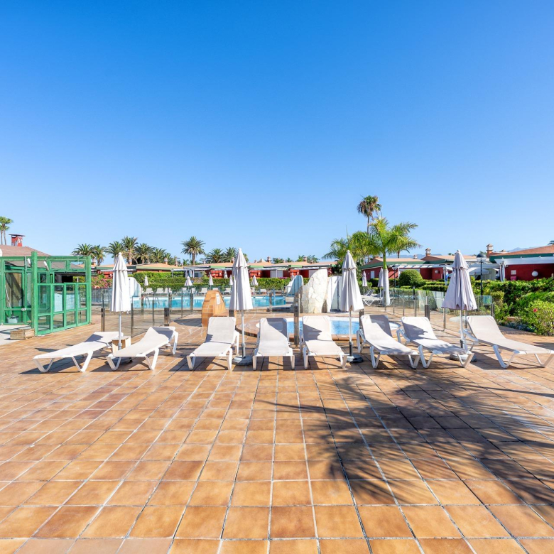 Local con Terraza de 73 m² y Bar junto a Piscina en Verdemar, Maspalomas