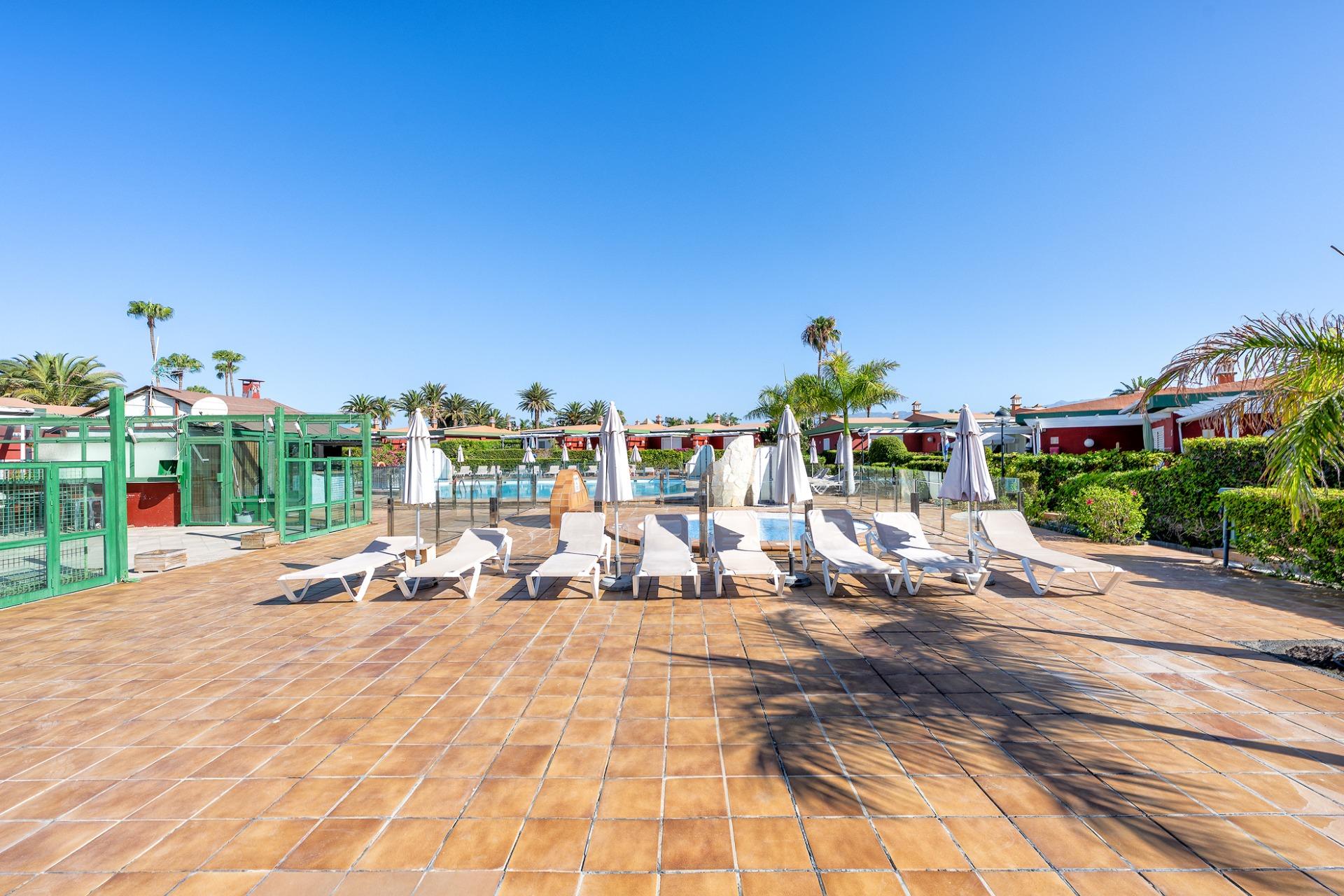 Local con Terraza de 73 m² y Bar junto a Piscina en Verdemar, Maspalomas