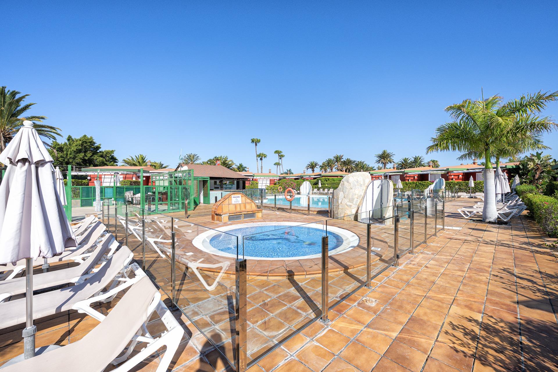 Local con Terraza de 73 m² y Bar junto a Piscina en Verdemar, Maspalomas