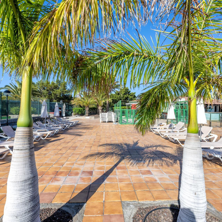 Local con Terraza de 73 m² y Bar junto a Piscina en Verdemar, Maspalomas