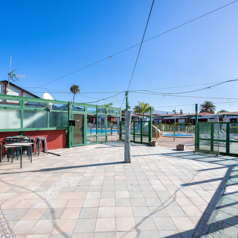 Local con Terraza de 73 m² y Bar junto a Piscina en Verdemar, Maspalomas