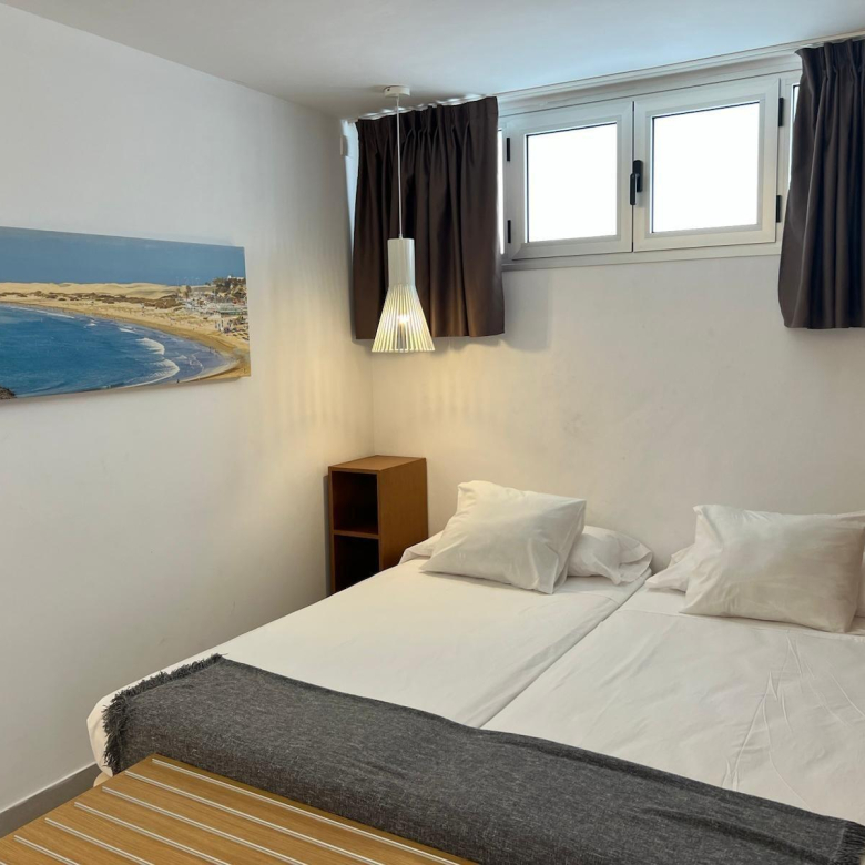 AMPLIO Y MODERNO APARTAMENTO CON TERRAZA Y VISTAS DESPEJADAS