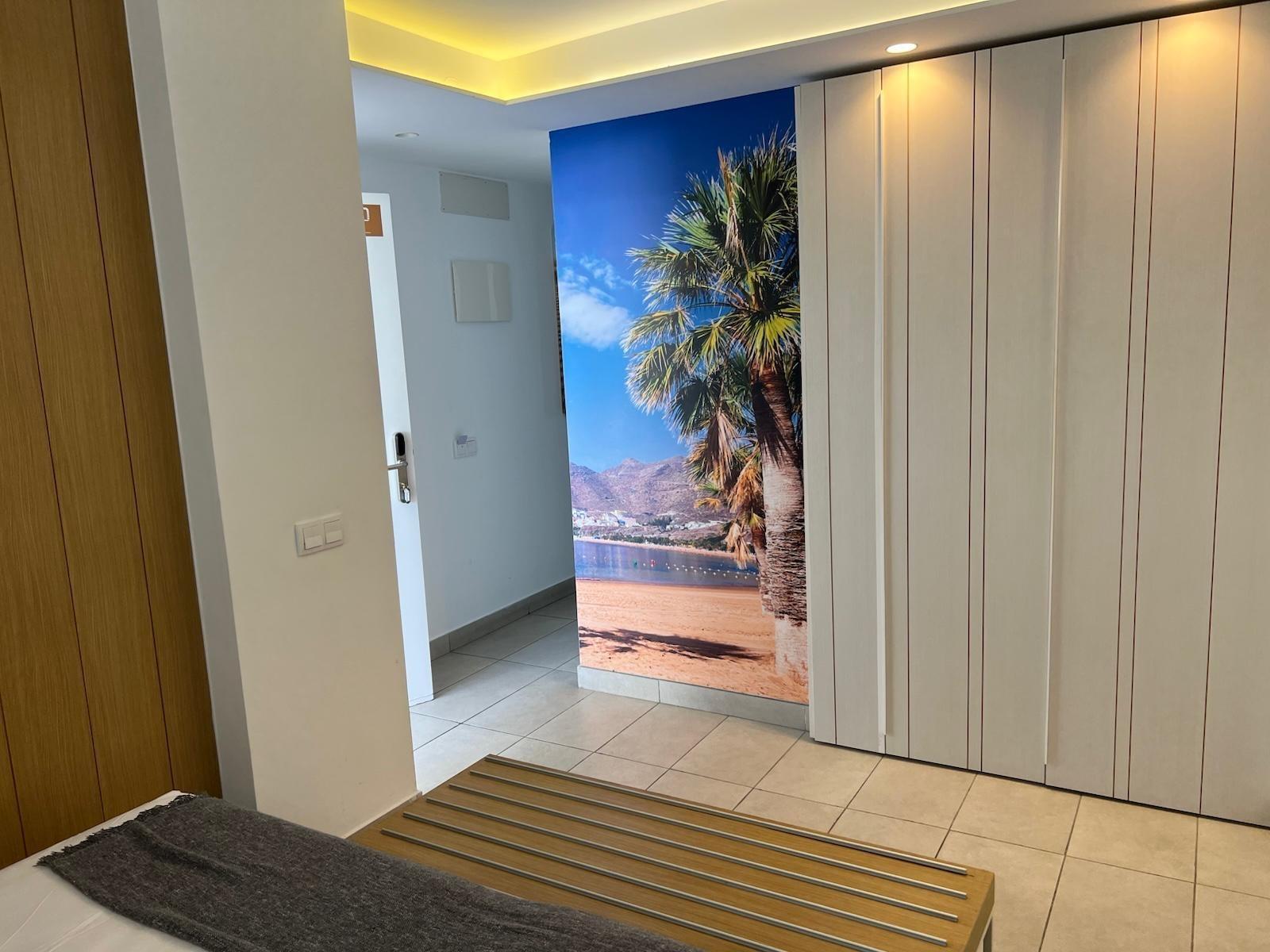 AMPLIO Y MODERNO APARTAMENTO CON TERRAZA Y VISTAS DESPEJADAS