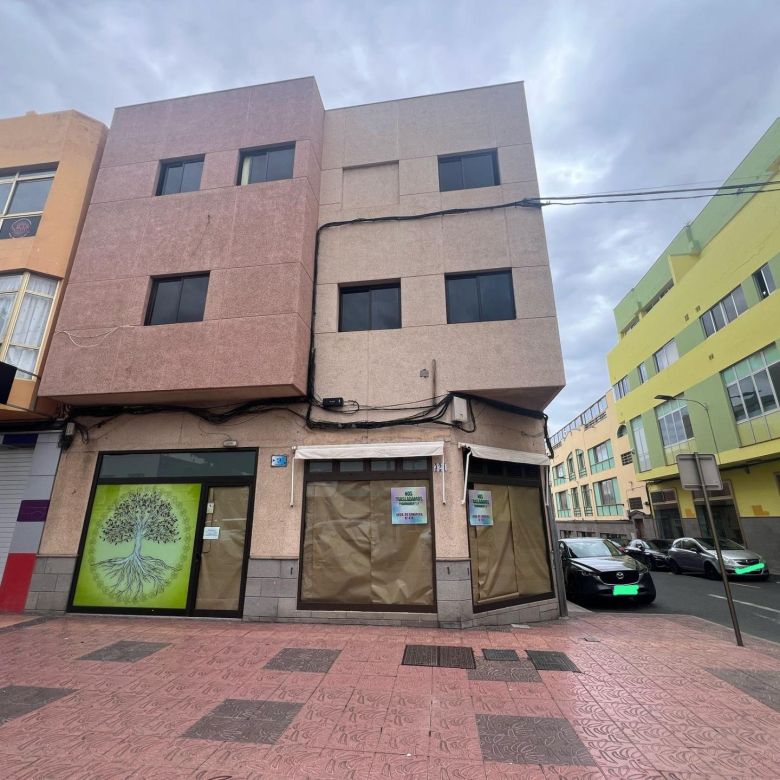Local comercial en esquina con 6 escaparates en Pleno centro de Vecindario
